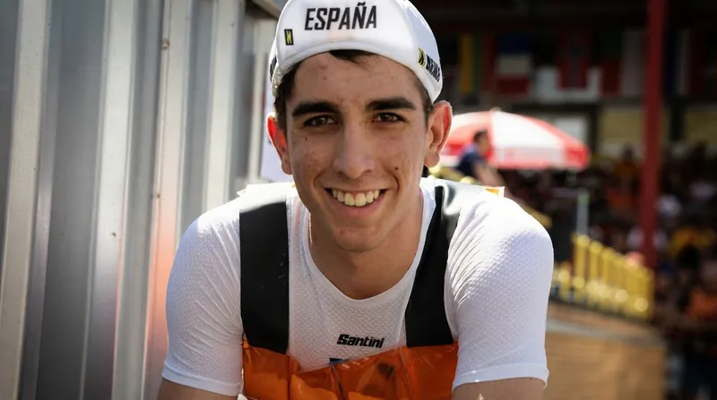 Héctor Álvarez dropped his breakaway companions on the final descent to secure his solo victory.