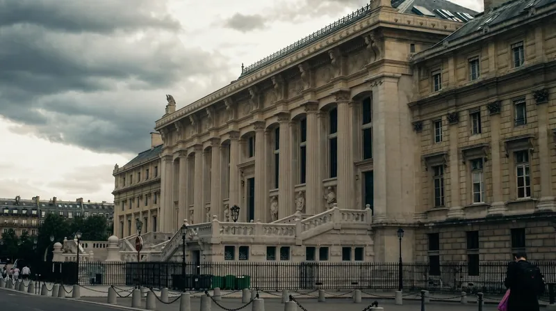 France codifies the ban on extraditing its citizens in Article 696-4 of its Code of Criminal Procedure.