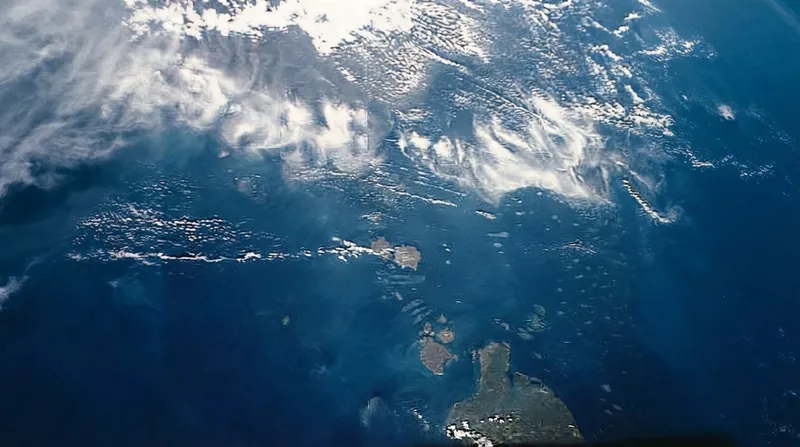 Fifteen Australian islands lie north of the primary seabed boundary, existing as sovereign enclaves near the Papua New Guinea coast.