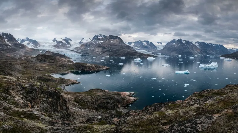 Illustration: While oil drilling is restricted, Greenland is actively seeking international partnerships to develop its rare earth mineral deposits.
