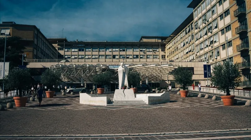 The pontiff spent five days recovering on the 10th floor of the Agostino Gemelli hospital.
